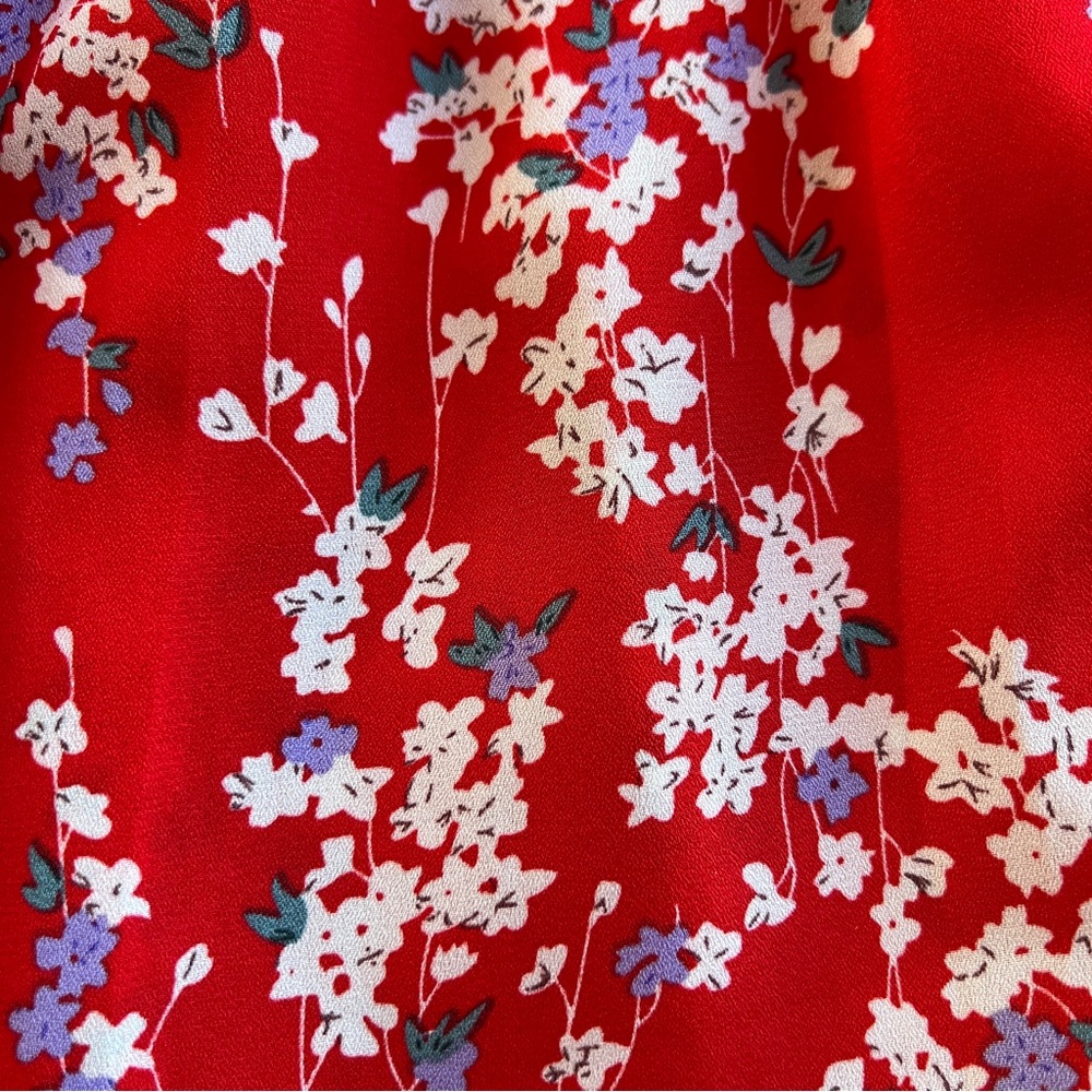 Floral Red Blouse with Ruffle Sleeves and Ruching - Size XL - Picture 6 of 9